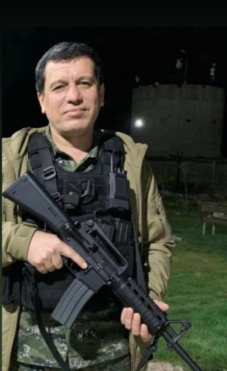 kurdistan24tv's tweet image. خۆی بەستووە و چەکی هەڵگرتووە؛ کەمێک پێش ئێستا میدیاکانی نزیک لە هەسەدە ئەم وێنەیەی مەزڵووم عەبدیان بڵاوکردەوە