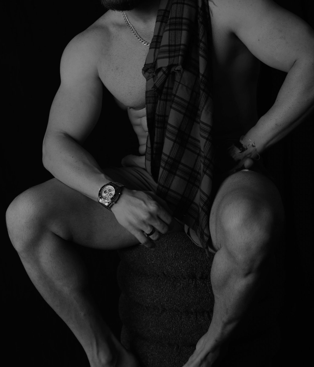 beardedhung's tweet photo. Onlyfans coming soon..
STAY TUNED! https://t.co/oZvMWYw6gn