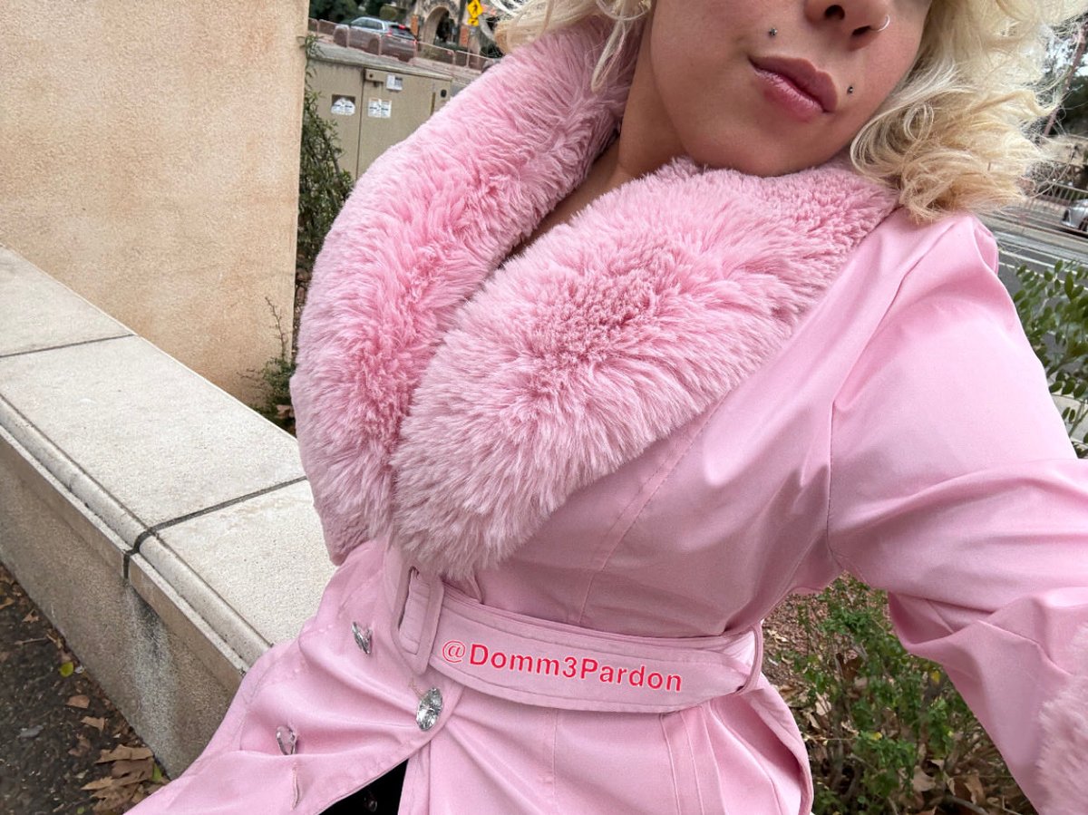 Domm3Pardon's tweet photo. Hiiii, I still existttt. Here’s some new photos. But just always know, I’m even cuter in person. Xp
#fetishmodel #thighhighboots #outdoorsfun #pvcoutfits #curvy https://t.co/irHzBGi6on