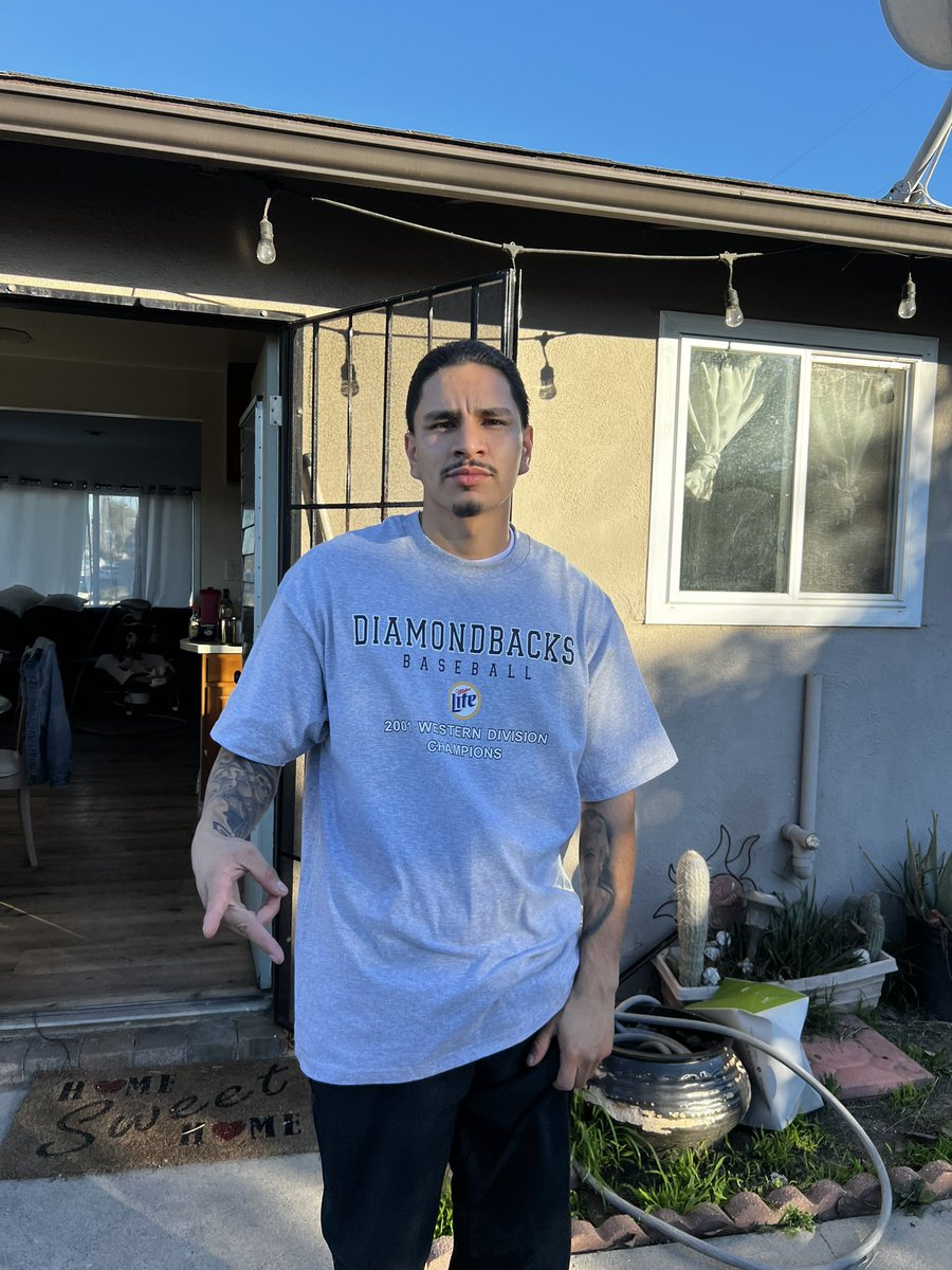LEOOHH47's tweet photo. BACC TO IT ✌🏽🚹 https://t.co/ZZuRlO8LxK