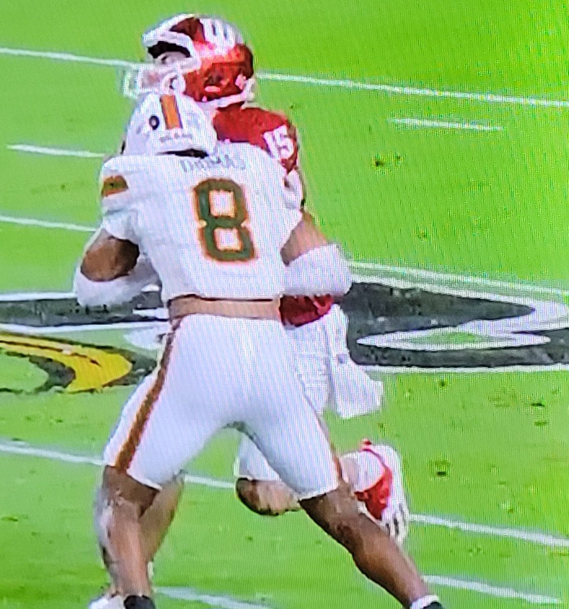 NuYarka4Life's tweet photo. Refs missed a targeting penalty. #CheapShot 
#NationalChampionship https://t.co/y2ioZfsQfL