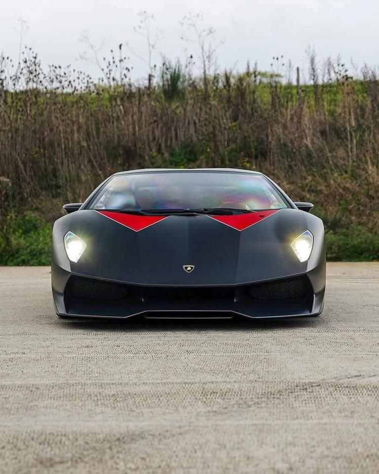CarCultureCC's tweet image. 1 of 20 Lamborghini Sesto Elemento 🛡️