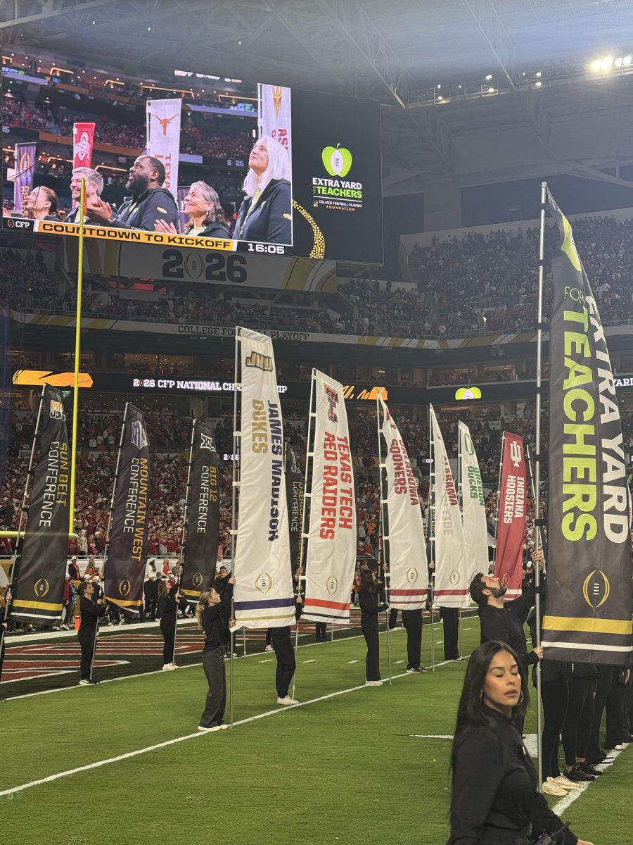 JMUSoundOff's tweet image. We have Dukes on the ground in Miami! Thanks to @JLum for getting these pictures of @JMUFootball represented on the field before tonight’s @CFBPlayoff national championship!