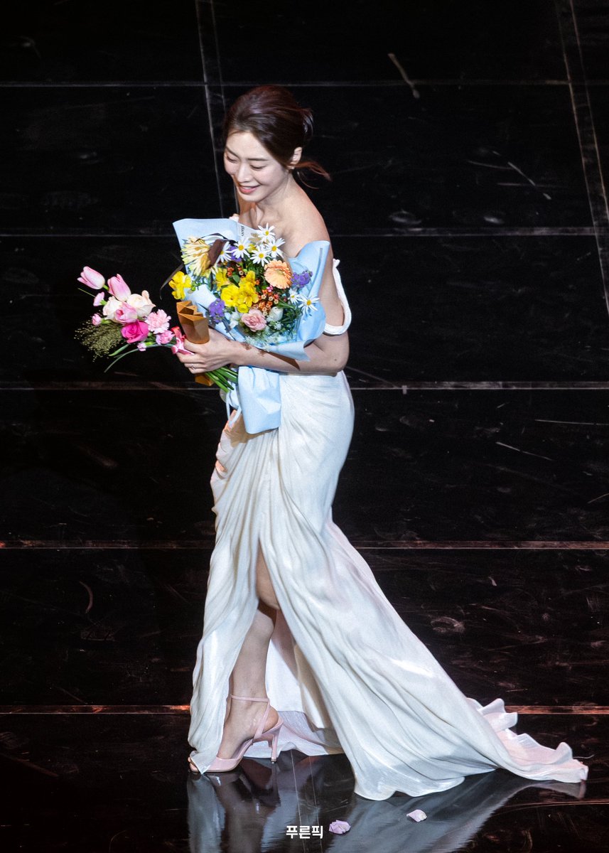 혹시진짜 하늘에서 잘못떨어진거아냐...??? 조속한 조사 필요