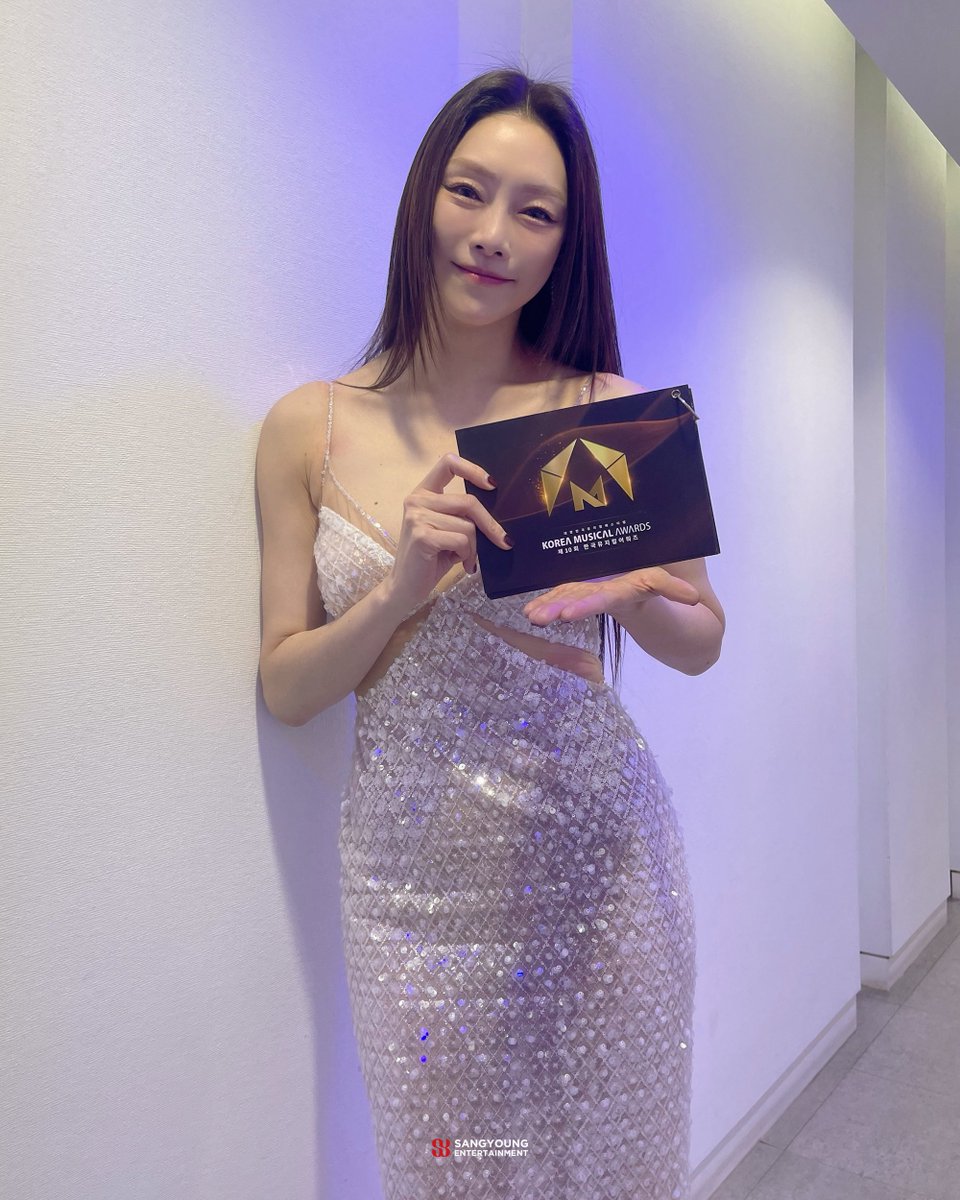 [ 상영캠📸 ]⠀

제10회 한국 뮤지컬 어워즈 
𝐵𝑒𝒽𝒾𝓃𝒹 𝓉𝒽𝑒 𝒮𝒸𝑒𝓃𝑒

#차지연 #chajiyeon