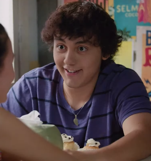 JUSTV4MPIRE's tweet image. the look of love 💛💜 #EresMiBien