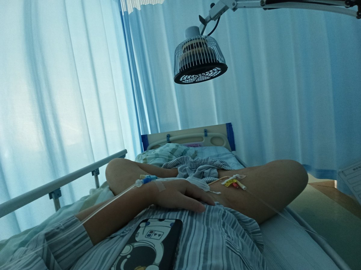 手术已经一个星期了，精索被切除，旧伤口也完全缝合不用再等慢慢愈合，原来用来做阴唇的阴囊皮也切了一半，就这切了一半的手术现在还是有一些阴唇肥大，走一步看一步了实在不行又来挨一刀。