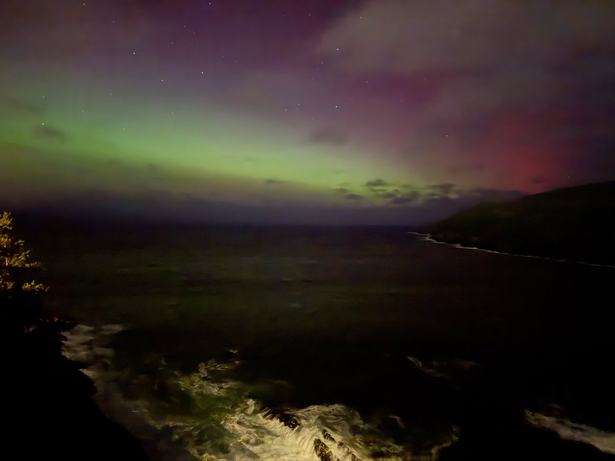 ZippoS's tweet photo. Managed to get these aurora shots in Middle Cove and Flatrock, despite the frigid wind, #nlwx https://t.co/2WBBaQk2tp