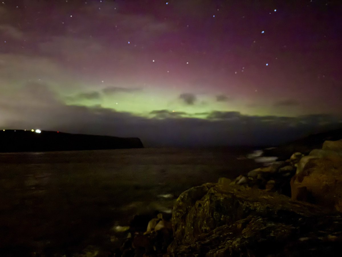 ZippoS's tweet photo. Managed to get these aurora shots in Middle Cove and Flatrock, despite the frigid wind, #nlwx https://t.co/2WBBaQk2tp