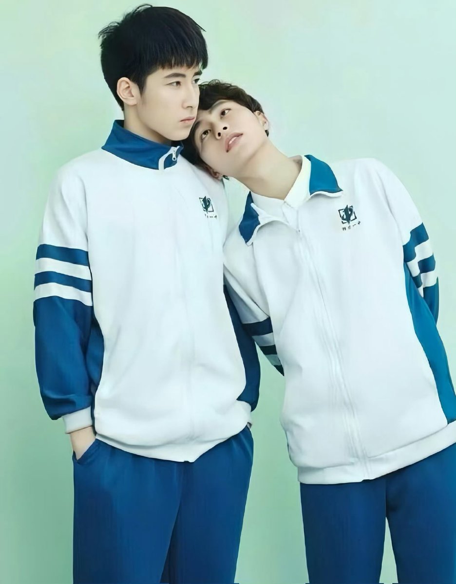 macherevenus's tweet image. Ten years later... 

             上瘾                             许你十年