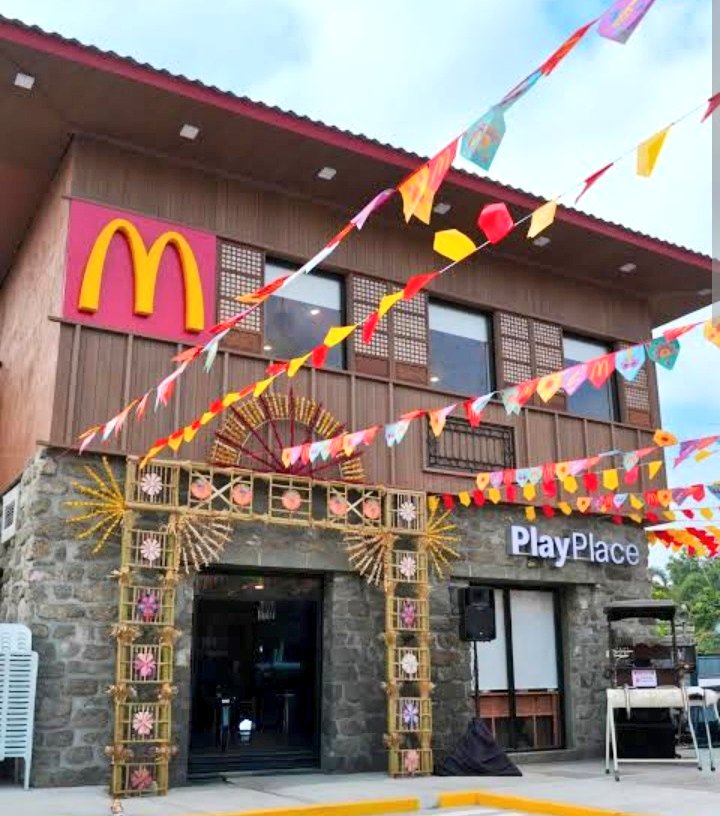Congrats #ALDENRichards! 
More branches to come #McDoStaRosaBayan!