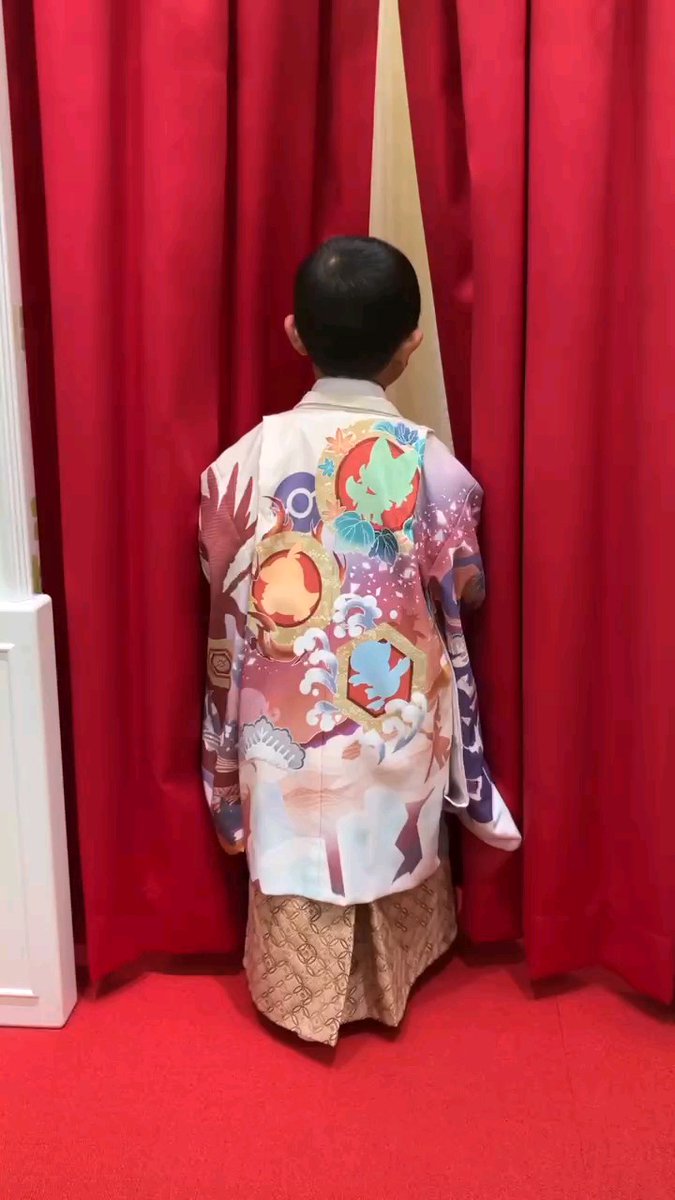 ponpon_coder's tweet photo. スタジオアリスで、七五三撮影。
めちゃくちゃ着替えを嫌がってたのに、ポケモン着物を見た瞬間、テンション爆上がり😂　ポケモンに救われました♡　5年ぶりだったんだけど、もっと撮っておけば良かったなー https://t.co/6s3w0LVqZv