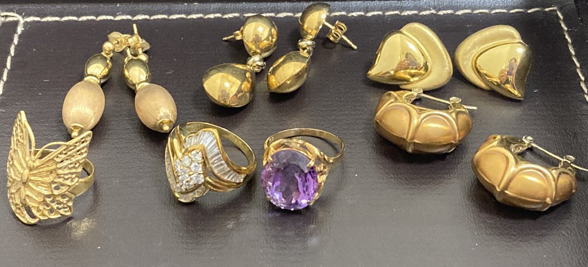 いつもご利用ありがとうございます。
年明けから「金」「プラチナ」相場が高騰しています！
査定は無料！
「買取り」や「質」のご相談だけでも大歓迎です！
#和歌山　#金　#プラチナ　#高価買取　#ルイヴィトン　#ロレックス　#断捨離