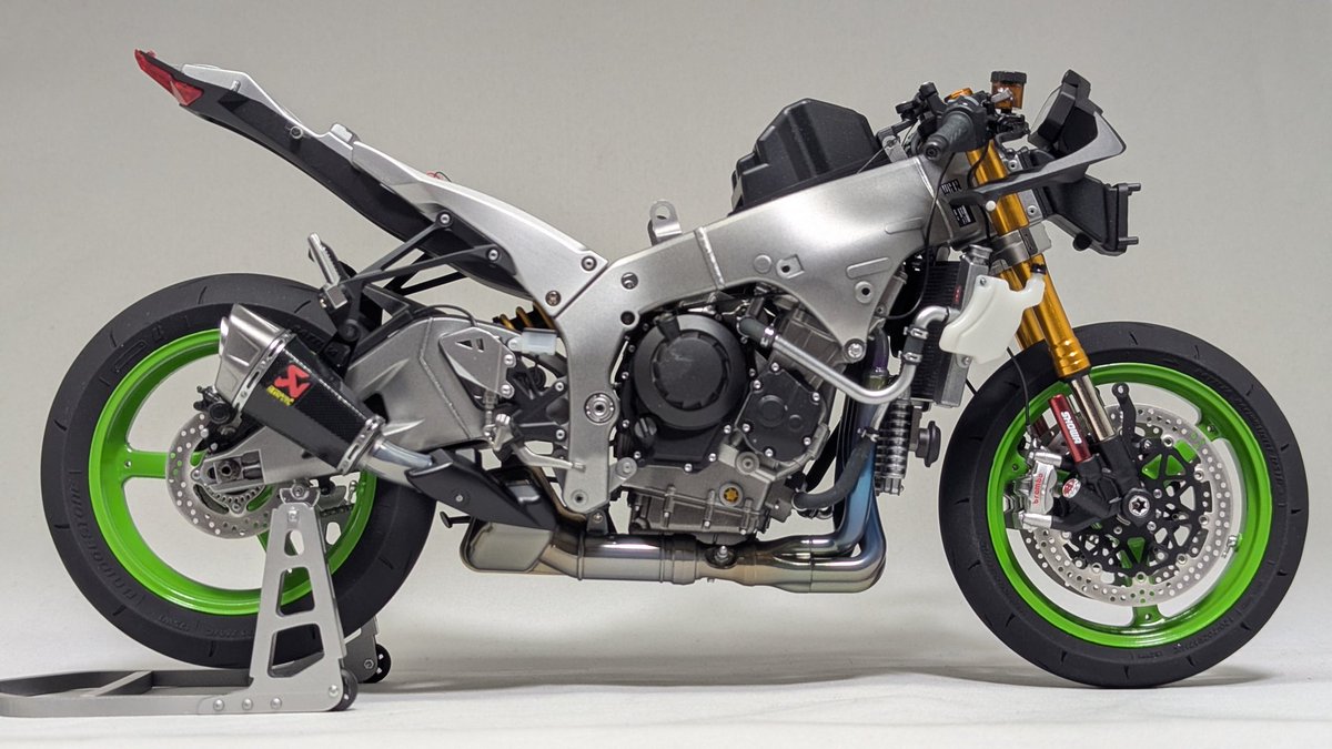 MENG 1/9 ZX10-R ようやくここまで仕上がりました✨ めちゃくちゃ