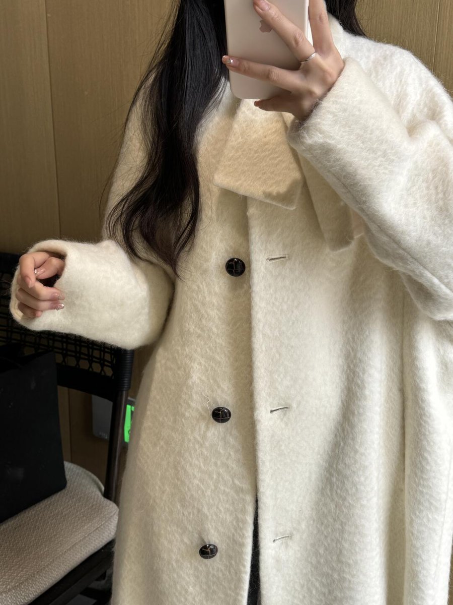 RunBookmark7's tweet image. 冬は大好きな服をたくさん着られるので大好きです