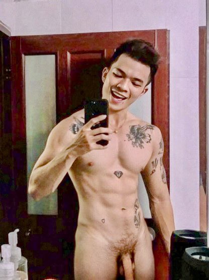 BotSG260105's tweet photo. Chudai : #phivi lộ cặc - chưa nứng mà đã vầy rồi 😁kkkk https://t.co/QQ1V57kGxG