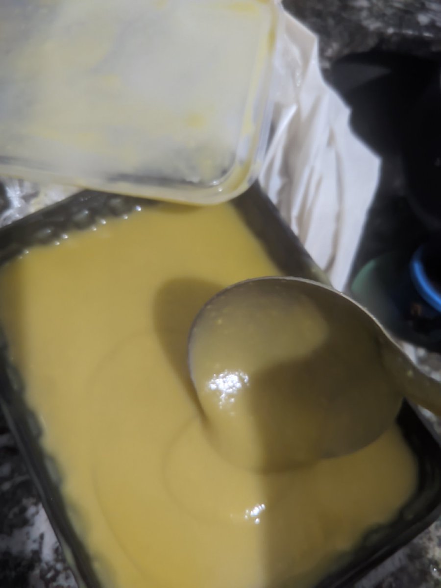 Pedi uma sopa de ervilha no Ifood, chegou um pote com ervilha cozida e batida no liquidificador, sem nada, sem linguiça, sem bacon, batata, nada. Entrei em contato com o restaurante e disseram que se eu quisesse complementos teria que pedir opcional 🤷🏻‍♀️ isso é novo pra mim