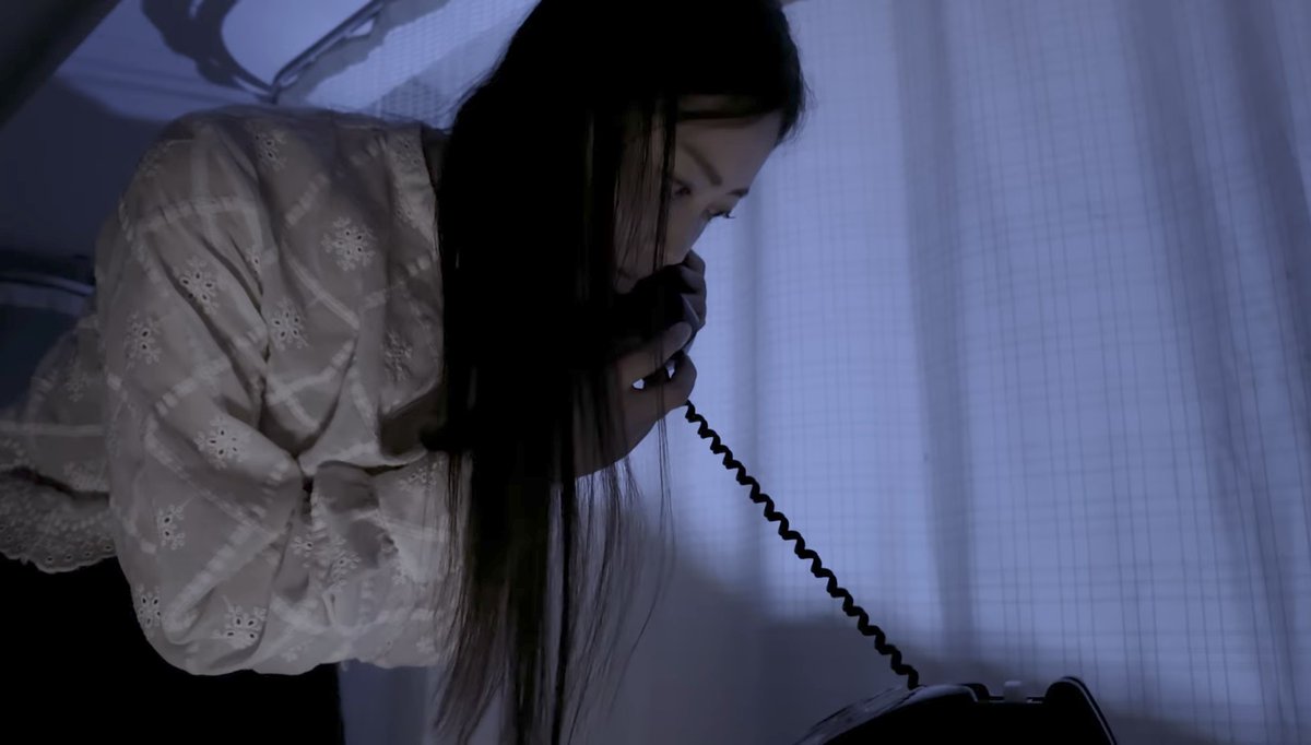 kichigaihakase's tweet photo. YouTubeで公開されている短編ホラー『そしにえ』ですが...その恐怖はこれで終わりではない？😱
3月28日、29日には白浜第二小学校体育館にて本作を前日譚としたお化け屋敷イベントの開催が予定されているそうです👻
更には完全版の製作も決定しているそうなので、今後の展開にも注目したい作品です！ https://t.co/lOyEAXSD8v