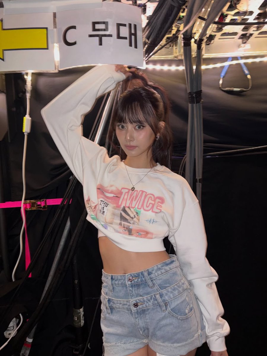 jichaetzu's tweet image. tzuyu new ig post showing off her recent hairstyles 🥹💙