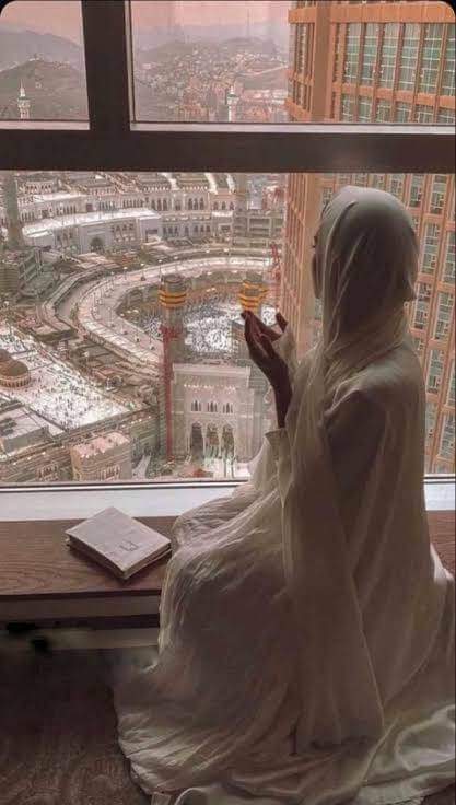 _Ft9t's tweet image. السلام علیکم ورحمتہ اللہ وبرکاتہ 🍁🍂
صبح بخیر 🌸
"اللّٰہ کی حمد ہے ان نعمتوں کے لیے جو نظر نہیں آتی لیکن محسوس ہوتی ہیں... دل کا سکون، روح کا سکون، اور دنوں کا سکون۔" 🤍🫀#محبت_مافیا