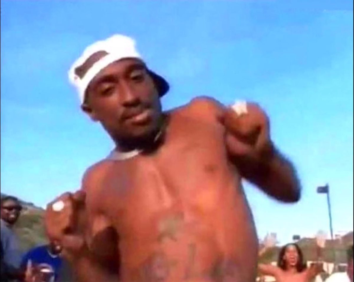 rubymnevermore's tweet photo. Feelin like Tupac wit my shirt offf goddamn I love me https://t.co/4swTA2xdJQ