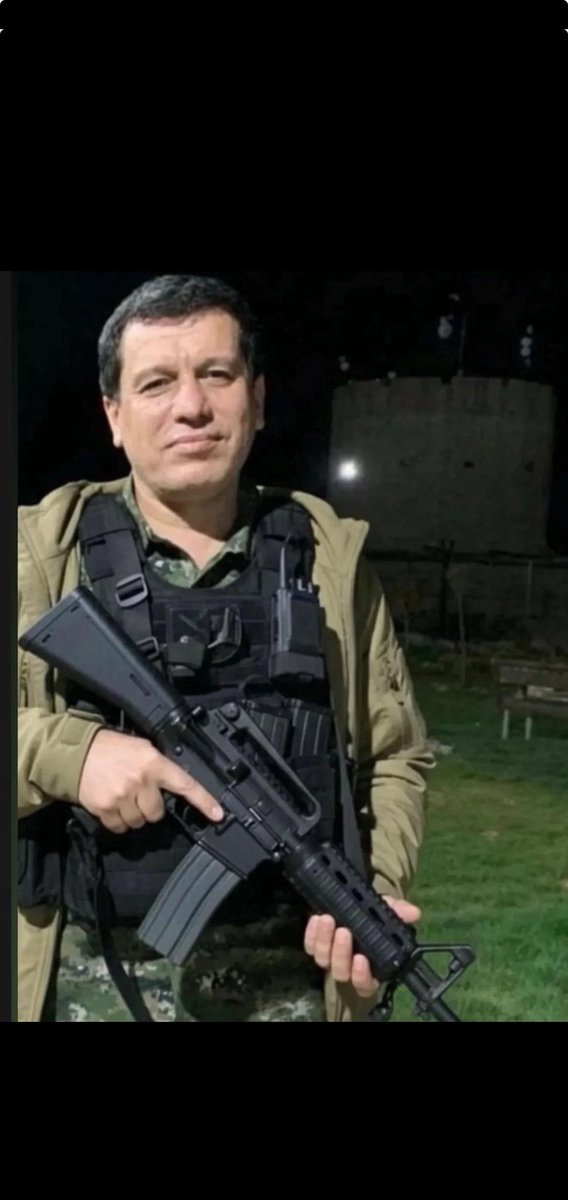 SAVASCOLAK04's tweet photo. #Generalmazlumkobane

Serkêftin ✌️ https://t.co/yvfz831rnR