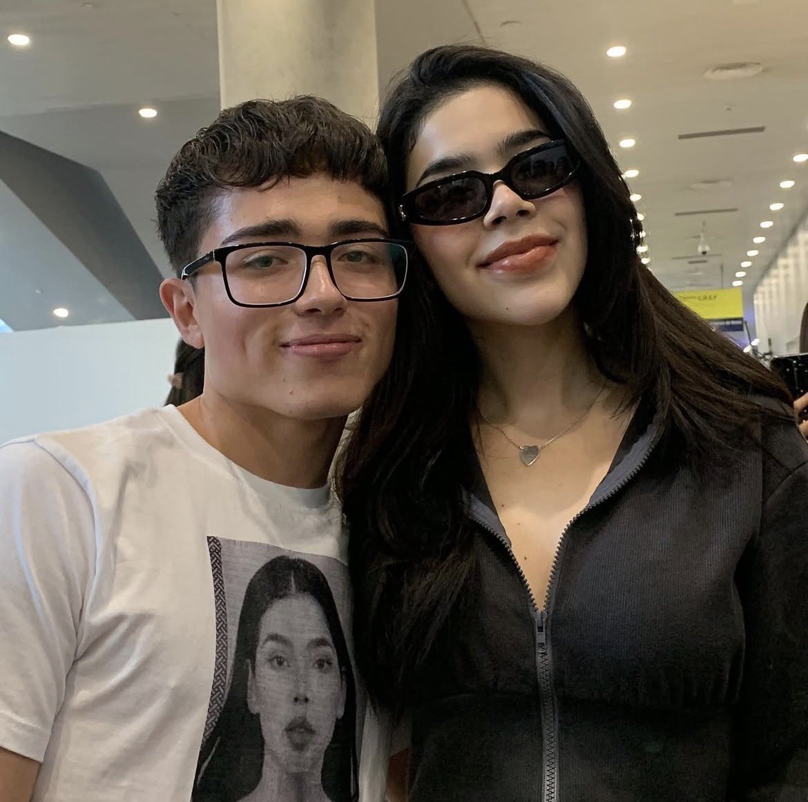 otrabotellit4's tweet image. kenia ven a chile este año por fi para volver a vivir este momento