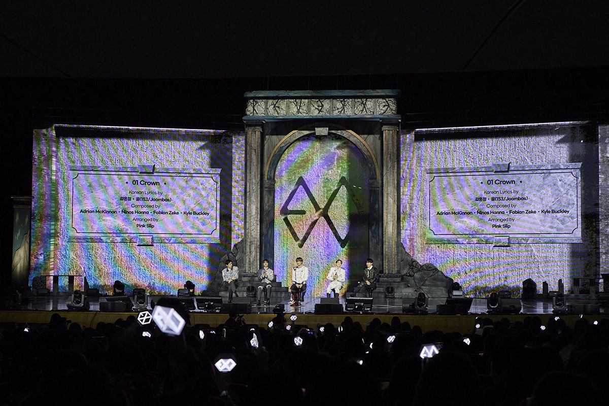 weareoneEXO's tweet image. ‘왕의 귀환’ 엑소, “엑소엘이 우리의 Crown이다” 컴백 소감
정규 8집 ‘REVERXE’ 발매와 함께 글로벌 차트 1위 점령!
‘SMP 스타일’ 타이틀 곡 ‘Crown’ 무대 쇼케이스 최초 공개

m.entertain.naver.com/home/article/3…
 
#EXO #엑소 #weareoneEXO 
#Crown #EXO_Crown
#REVERXE