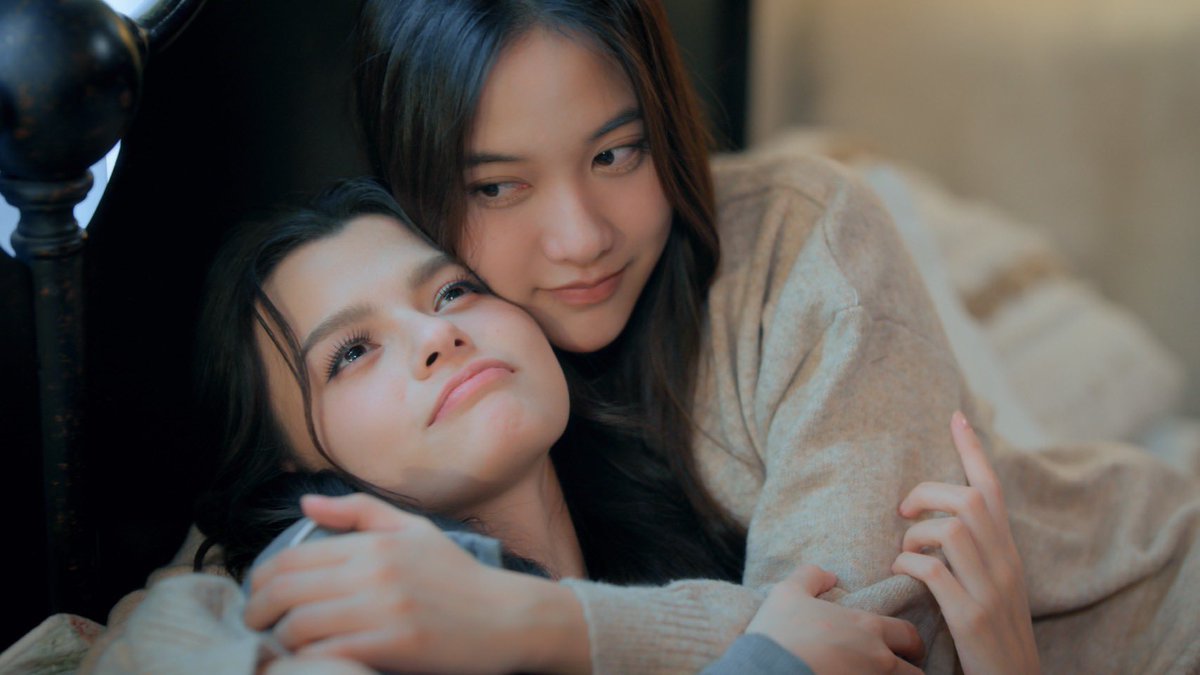 BrendaAlvi's tweet image. Enamorada de una relación que no es mia 🥹🤏🏻

THE AIR Q19 SHOOTING
#เสน่หาวาโยคิว19