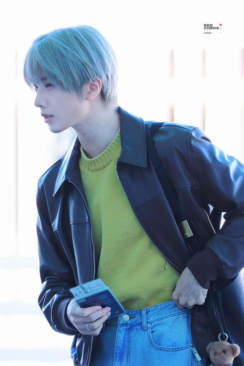 redcheckJS's tweet image. 260120 ICN 🛫

#박지성 #JISUNG
#JISUNGxSYSTEMFW26
#지성 #チソン #NCTDREAM