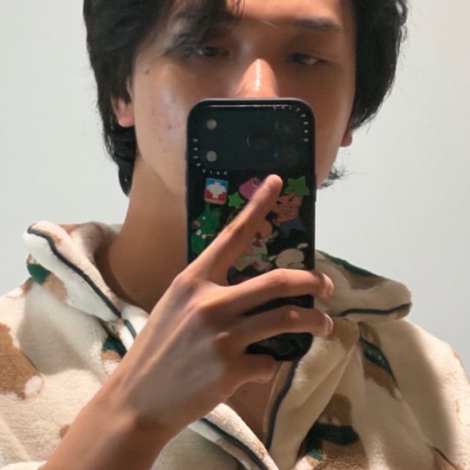 the difference in the gaze is throwing me off 😭 coughing baby vs hydrogen bomb