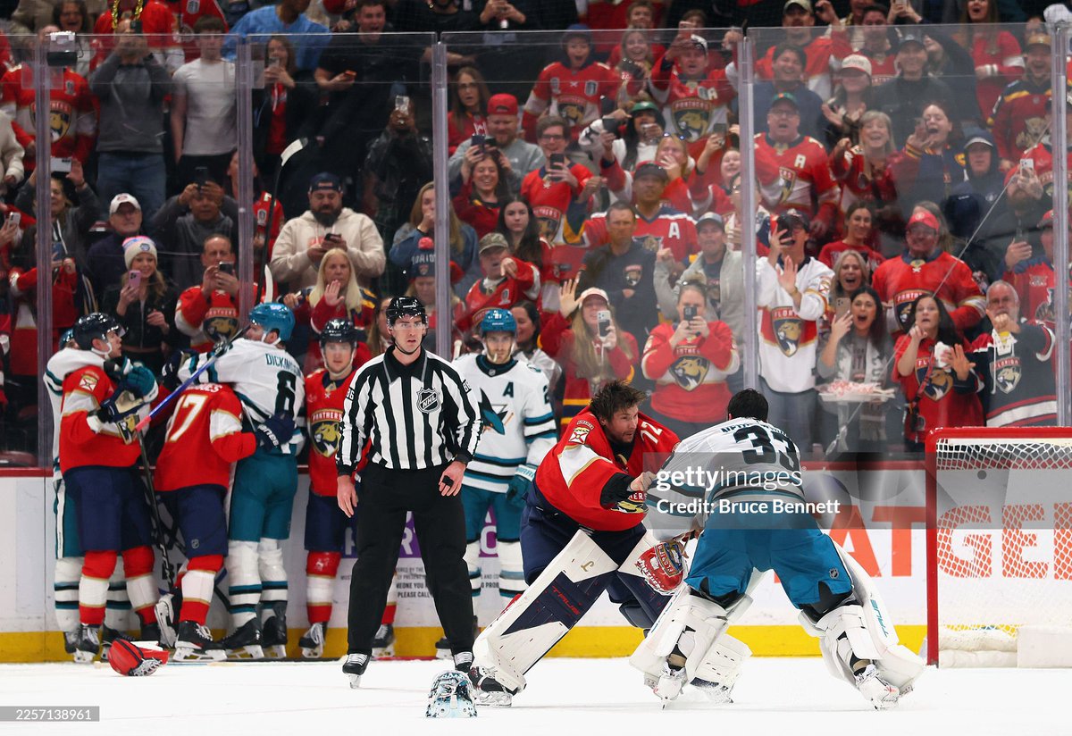 kibblesmith02's tweet image. this sequence of sam and rodrigues stopping their scrum and watching the goalie fight has me crying