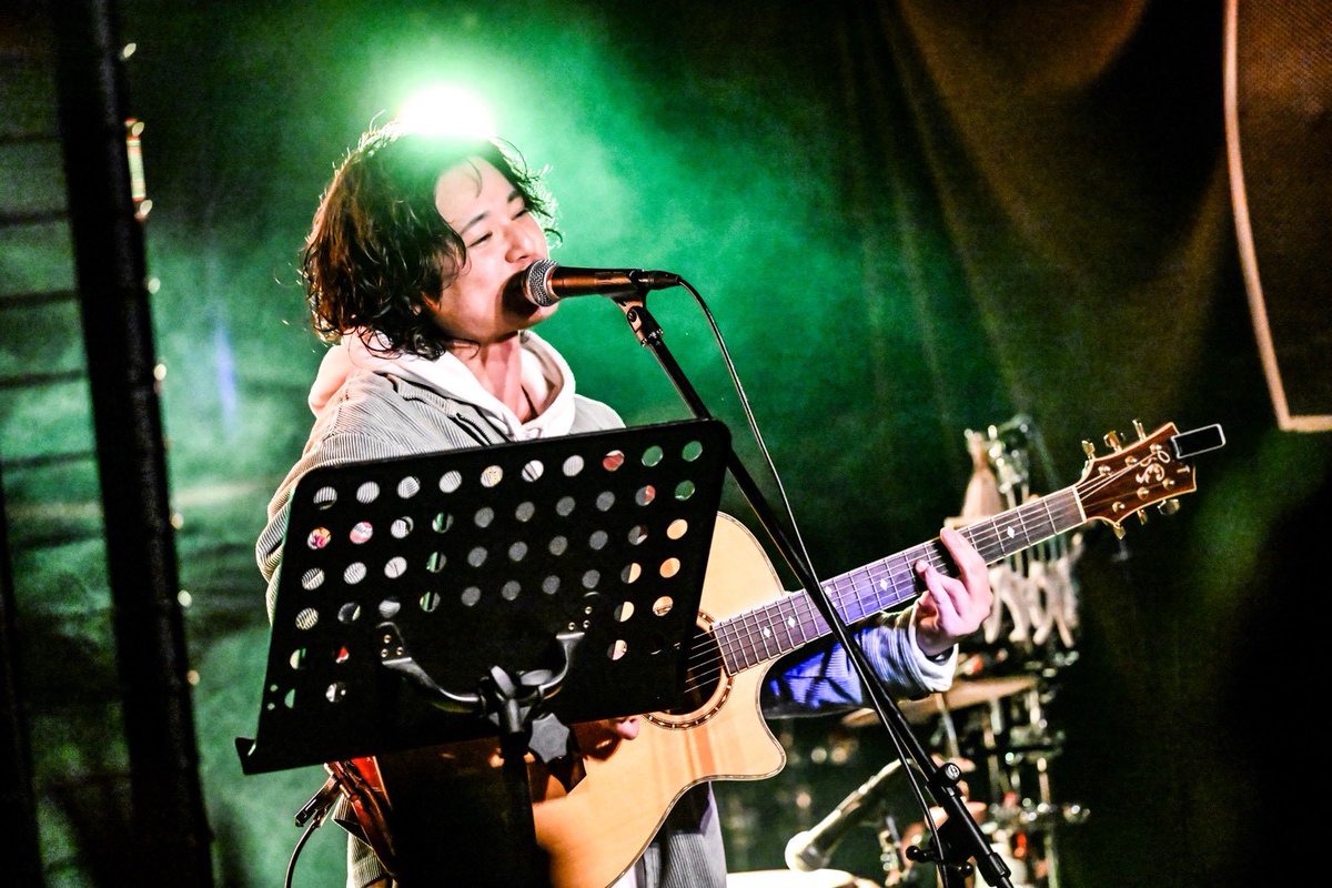 昨夜は隼Qちゃんのイベントで大阪STOVE ROOMにてライブでした！頭からみっちり濃い繋がりの仲間たちと一緒だったので本当に楽しかったし謎にトリだったので無駄に緊張した。笑
STOVE ROOMでは思い出がありすぎるなぁ。帰ってくるとホッとするもん。
これからもみんなと一緒にいたいなぁ。
ありがとう！