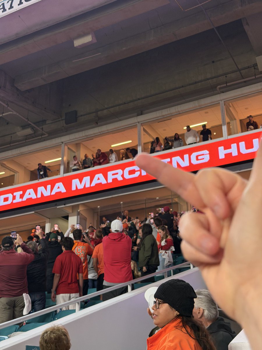 NVR_NDS's tweet photo. @WhiteHouse @CFBPlayoff https://t.co/65wflmFxOC