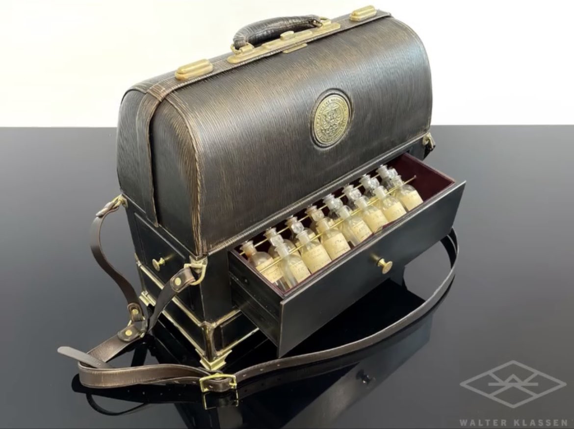 ca11mebiles's tweet image. thinking about victor frankenstein’s medical bag.