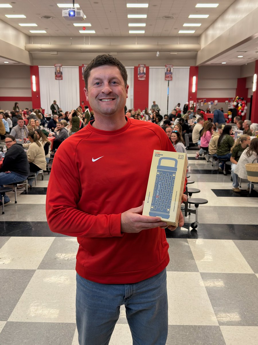What a fantastic night with our community! Thank you to all who attended our 32nd Annual Softball Supper! Can’t wait until next year! ⚔️🥎❤️🤍