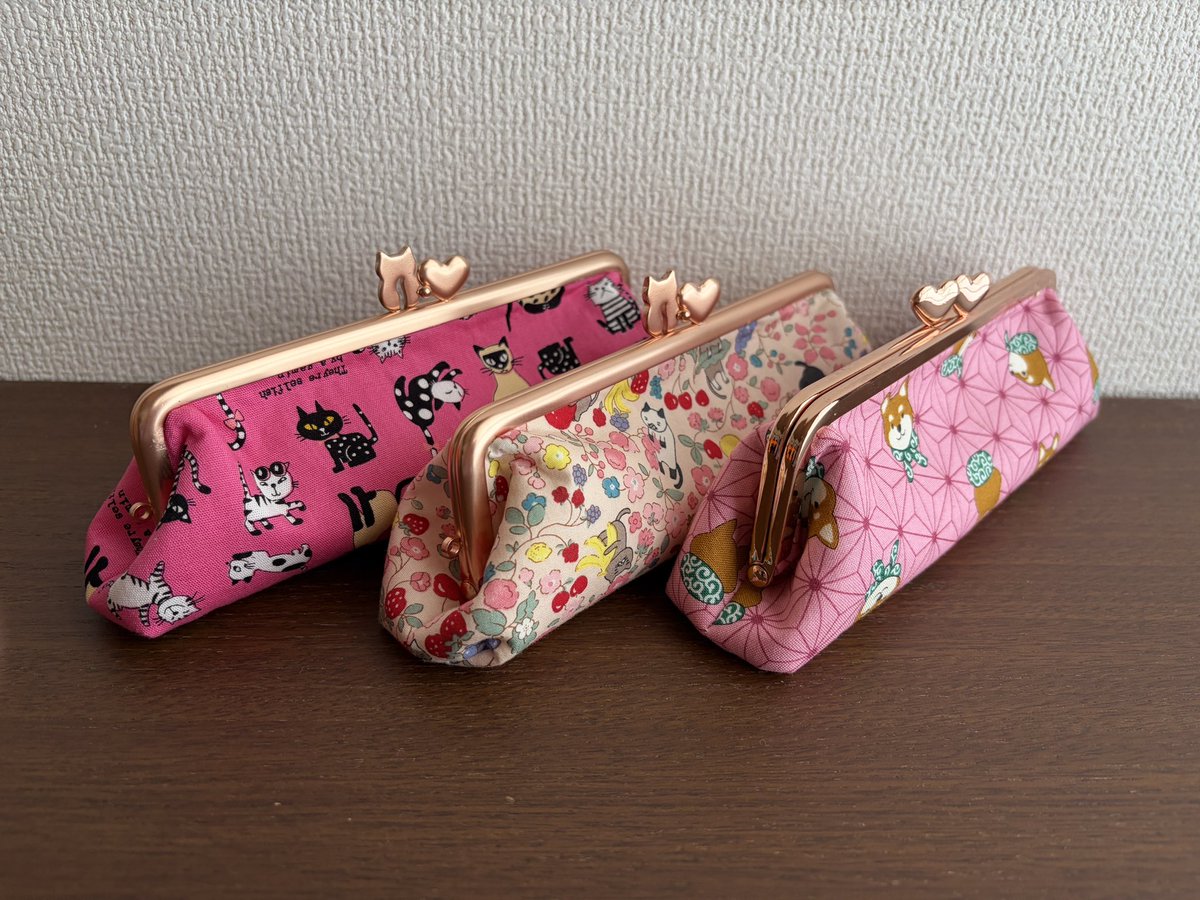 インド刺繍リボン、ピンク、黒、ネコ、等でがま口小物を中心に