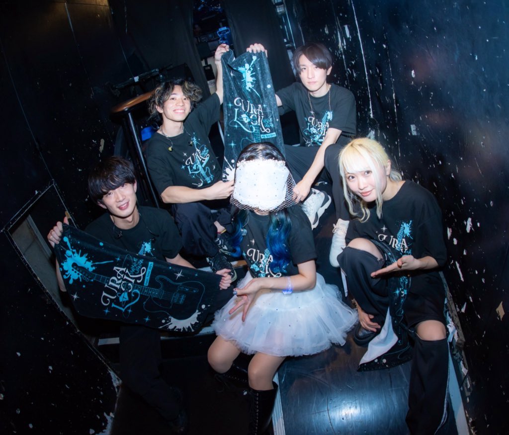 773urara's tweet photo. おはようございます!全国ツアーメンバー揃っておつかれさま会ができました🎸
#Uralock の様子はタグやいんすたストーリーハイライトにもまとまってます!音楽ずっと続けたい!もっと強くなるぞ〜! https://t.co/vg2I6Ek51A