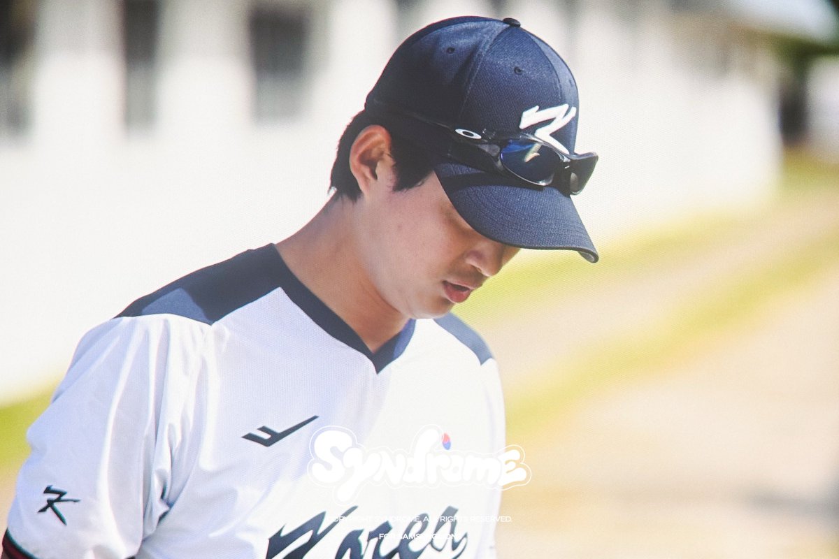 구원 사이판 마지막 훈련🇰🇷
햇빛에 꽁꽁 싸맨 태인이와 그냥 타는 자욱이