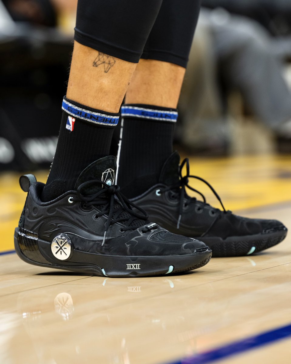 NickDePaula's tweet image. Stephen Curry is lacing up the Li-Ning Way of Wade 12s tonight against Miami 

📷: @SooWavy11 / instagram.com/visualsbyave