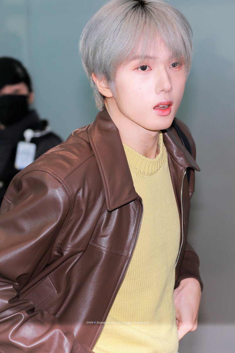 still insane to think his first overseas solo schedule is happening in his 10th year as an idol 😭😭