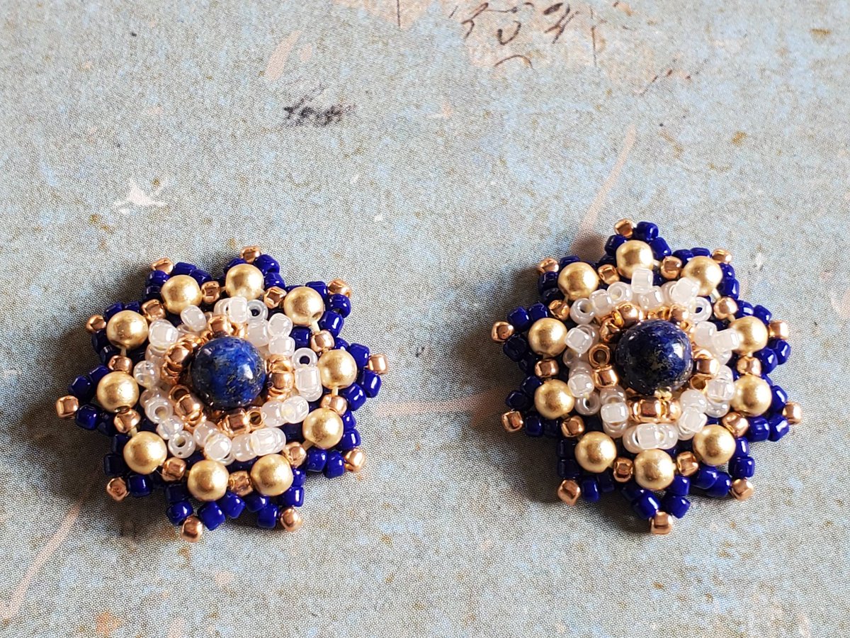 devosachi's tweet image. みんなでシェア企画、いつもありがとうございます✨

小粒ビーズで花を咲かせております✨ぜひご覧ください

２/7～　#桜フェスF　(@hakomittsu)さまへ参加いたします(☆∀☆)

@Lupopo_cafe 様大感謝です！