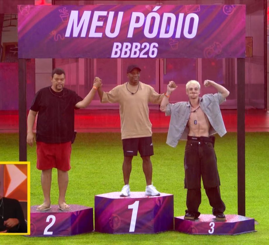 CentralDoBrega's tweet image. o pódio do Edilson Capetinha

que mitada do nosso pequeno capeta, pódio perfeito