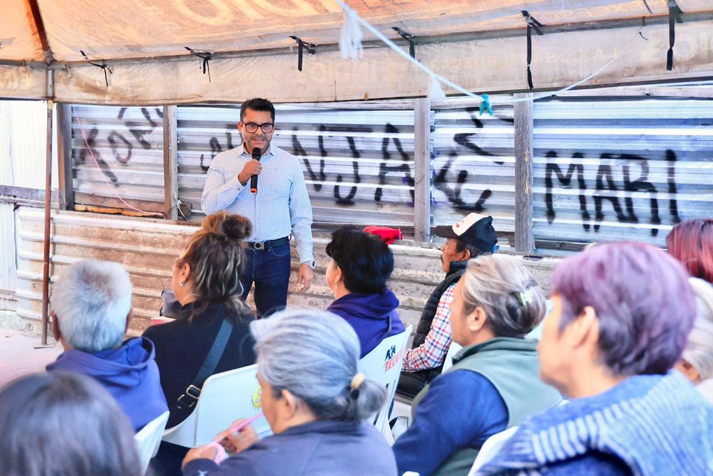 vecinosxlrm's tweet photo. En la Ampliación 7 Regiones, las vecinas y los vecinos nos informamos sobre la consulta de ratificación.
Participar es decidir el rumbo de nuestro estado. Este 25 de enero, hagámoslo juntas y juntos. 🗳✨ https://t.co/TVJPXJyuRs