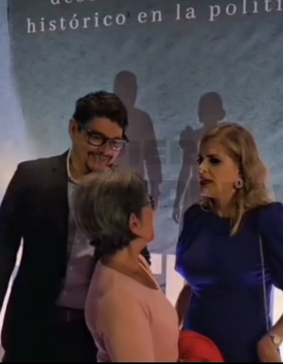 Entonces Laura Fernández no iba a debates porque tenía visitas en comunidades junto a sus seguidores. 

Pero durante el #debateucr estaba en el cine en una alfombra roja, y si para ver un documental sobre ella misma. 

Jajajajajaja que falta de respeto para Costa Rica!