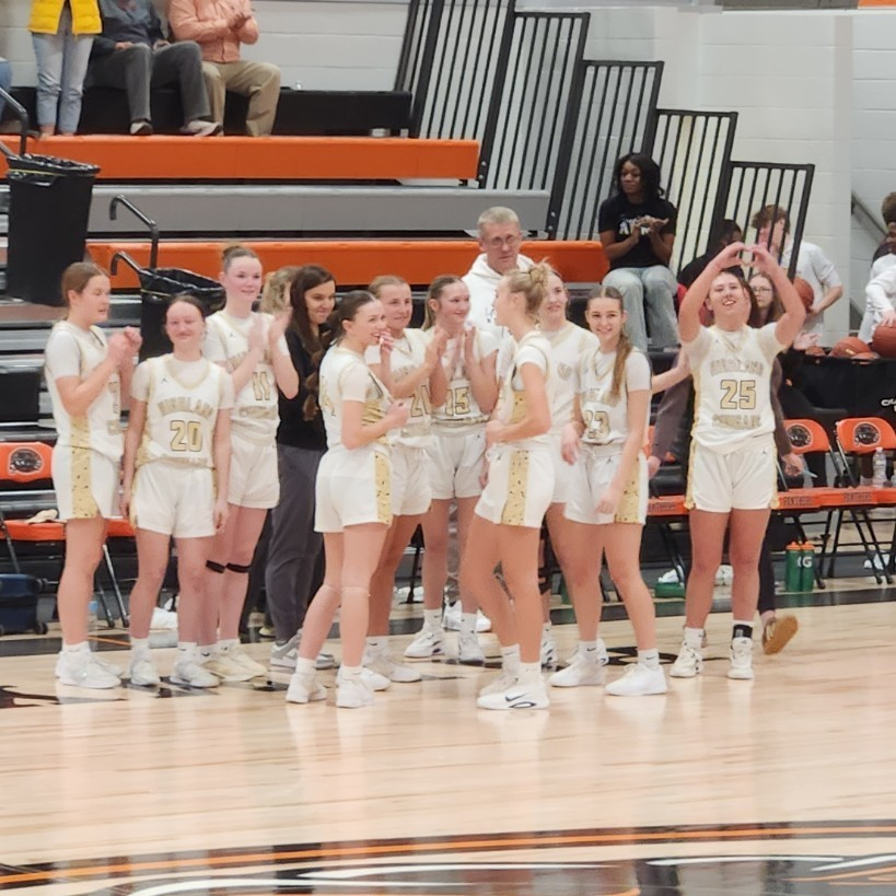 _GoCougars_'s tweet image. Lady Cougars get the win, 65-17, against Clark Co. in the first round of the Palmyra Tournament. Congrats to Addy Abell on scoring her 1000th point.

#WeAreHighland
#GoCougars