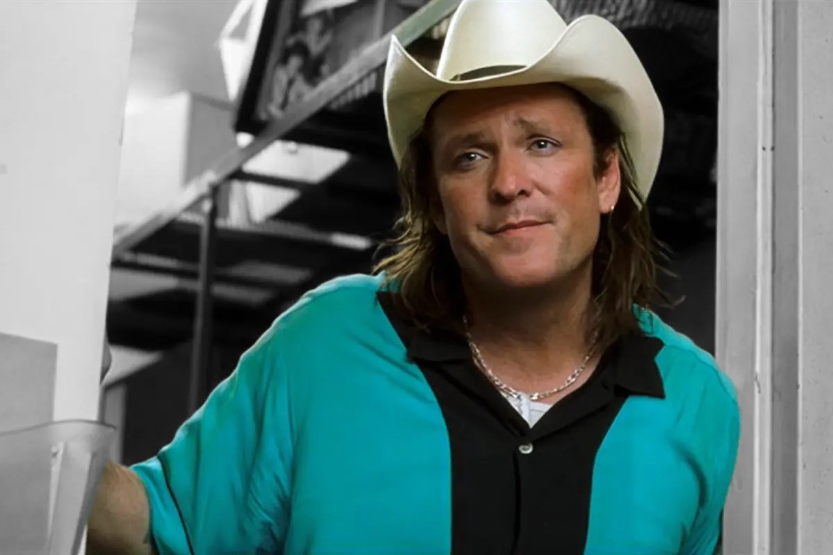 Generation_Maxx's tweet image. #smosh #SmoshHospital Amanda wearing that hat gave Michael Madsen vibes.