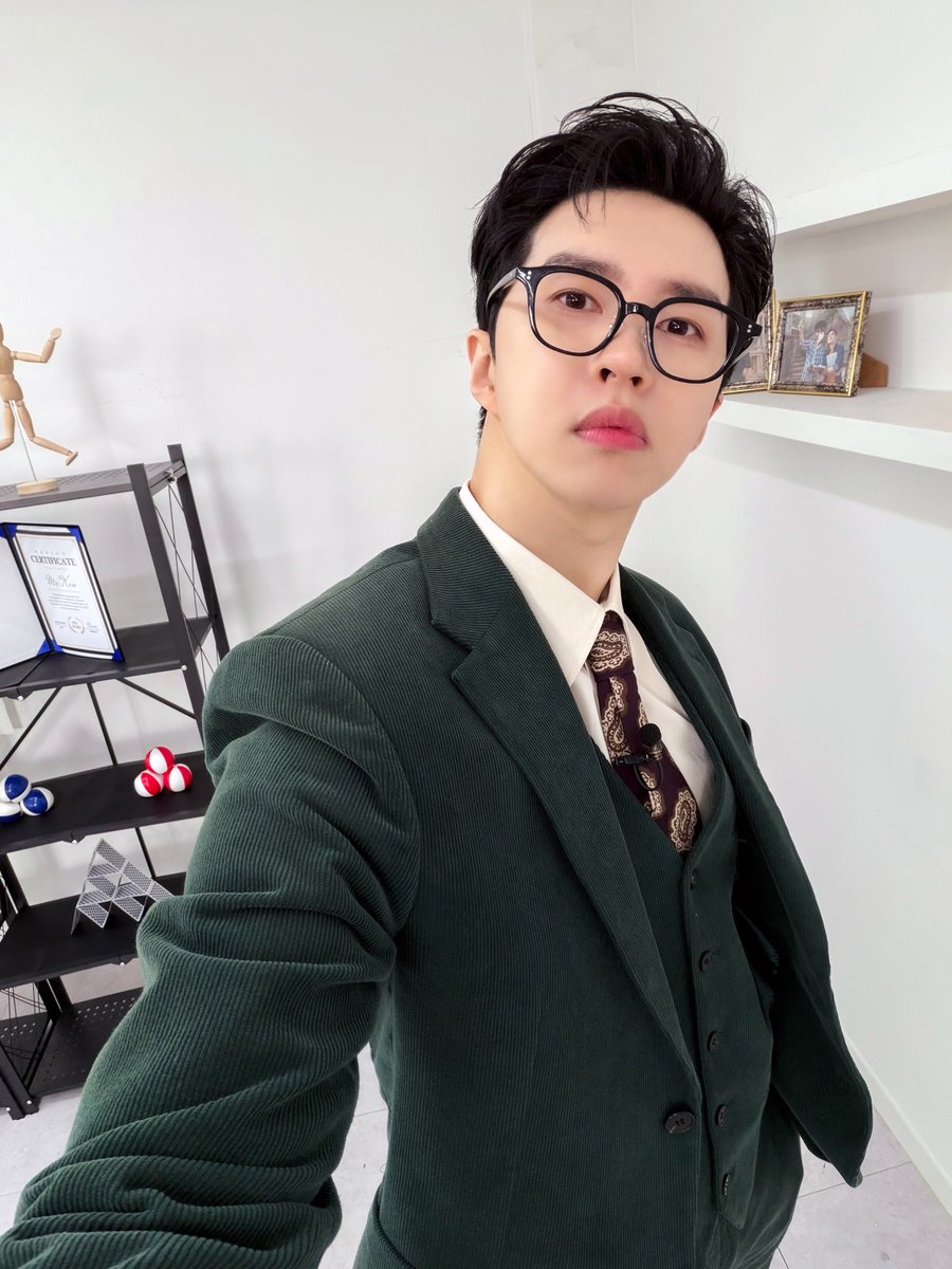 S27M_official's tweet image. 260120
#개인기디자인스쿨
#프로미스나인 #송하영 #박지원
개인기 디자이너 #켄

#fromis_9 #SONGHAYOUNG #PARKJIWON @realfromis_9
#켄 #KEN #이재환 #LeeJaeHwan @jaehwany0406 
#S27M #에스이십칠엠