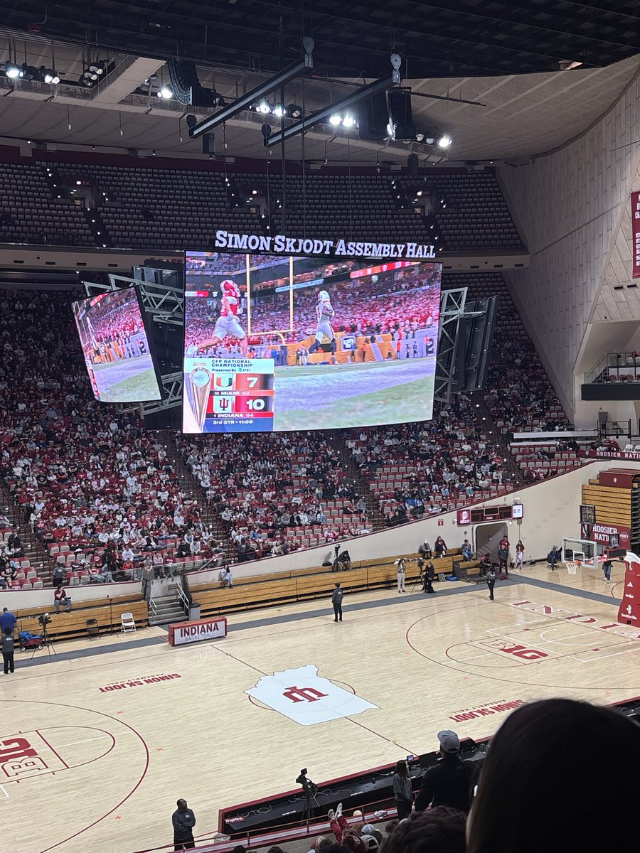 joybur10's tweet photo. Miami is back in the game at 10-7 in the third quarter. Maybe it’s the late night, full day of tailgating, or missed offensive opportunities, but the mood is a little tense here in Indiana https://t.co/WZopA0UYaB