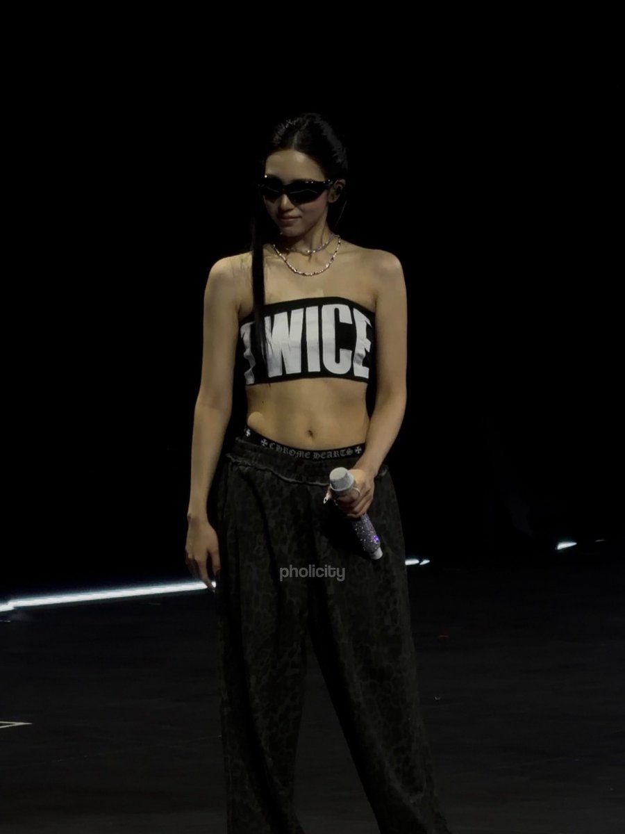 pholicity's tweet image. i couldn’t stop staring at mina during encore last night like what was her problem.